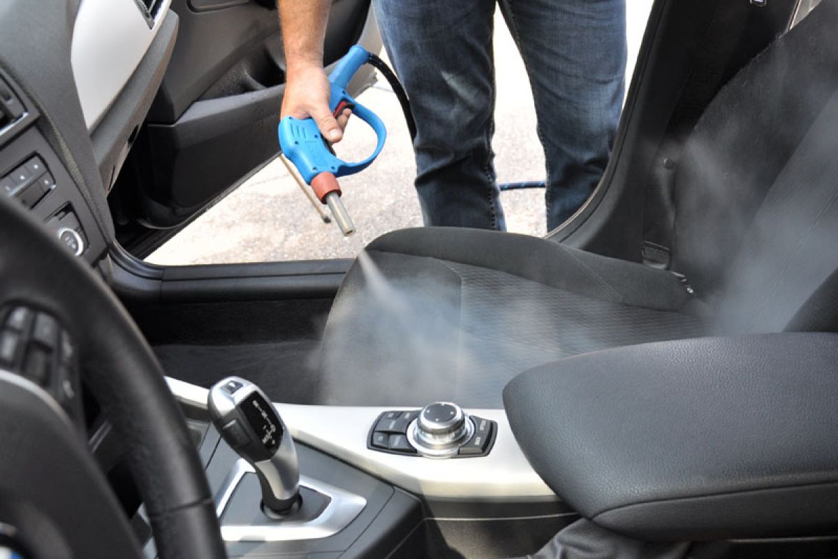 Myjnie parowe - Myjnia parowa - parowe mycie wnętrza pojazdu.jpg